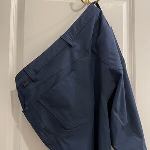 Men’s Lulu navy blue pants